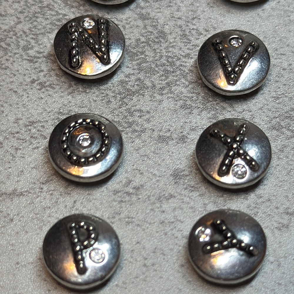Ginger Snap Petite 12mm Silver Toned Alphabet Snap (Choose 1) - Picture 3 of 4